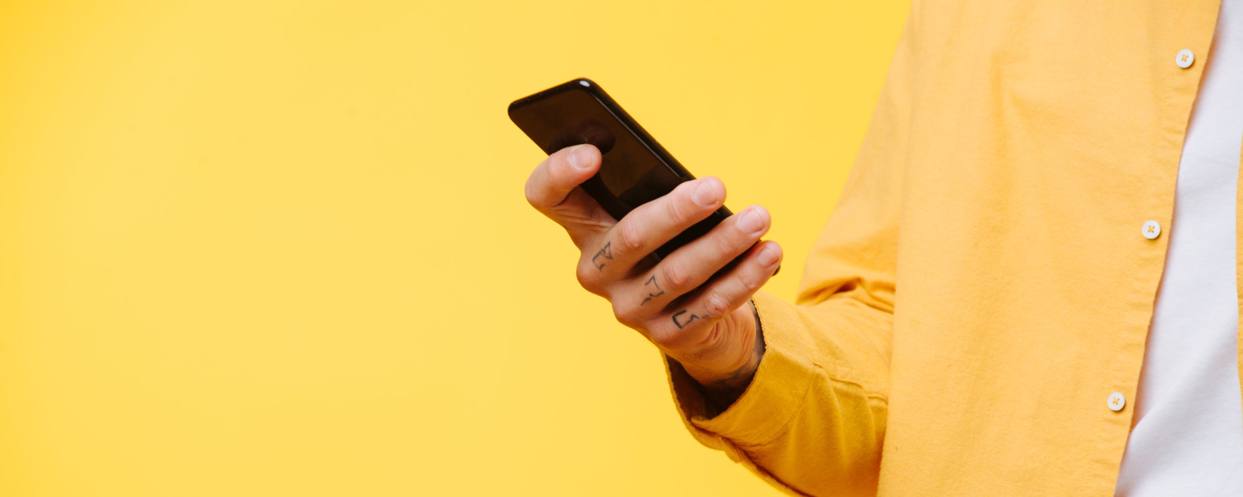 foto van hand met telefoon